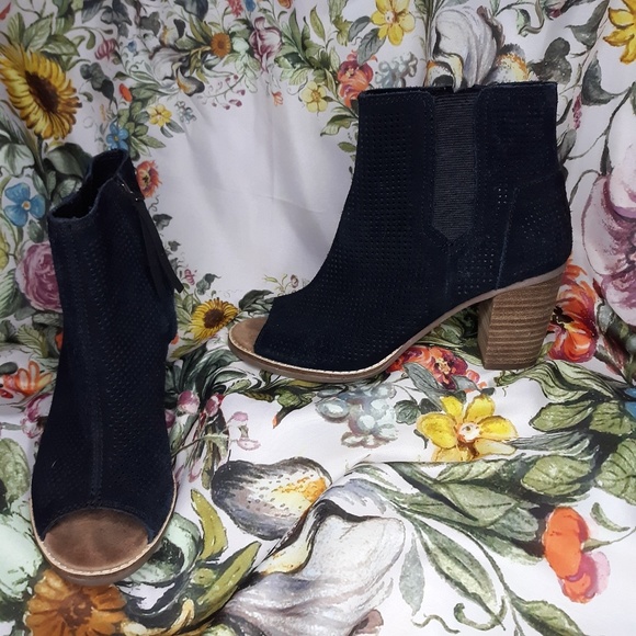 ¤ TOMS ¤ - Picture 2 of 4